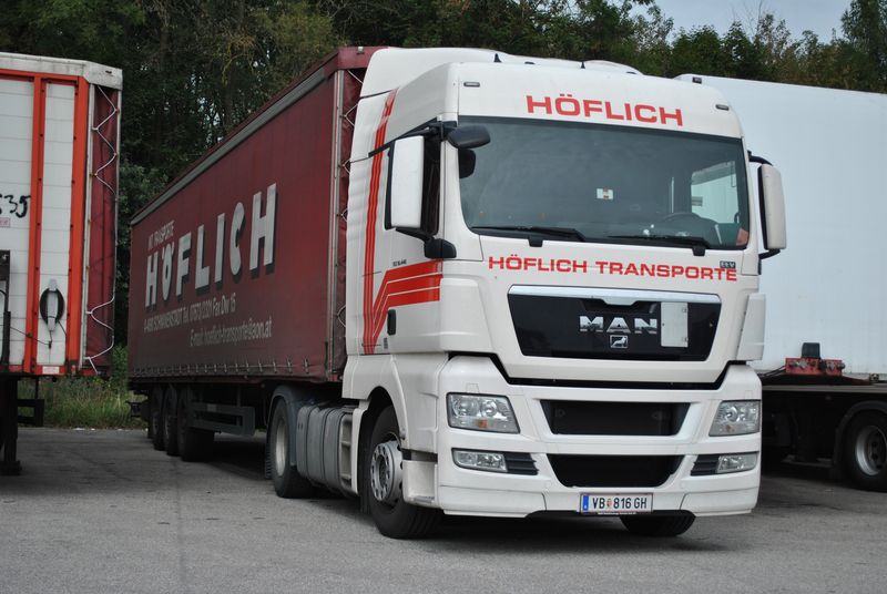Höflich (2).jpg