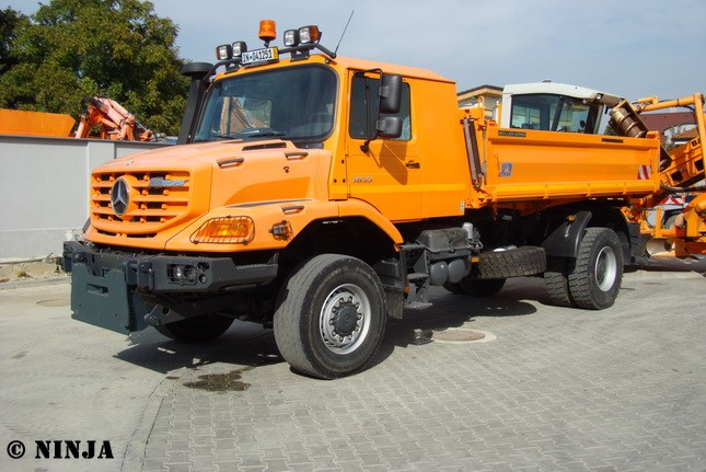 MB_Zetros_1833_AK_4x4_S3_02_resize.jpg