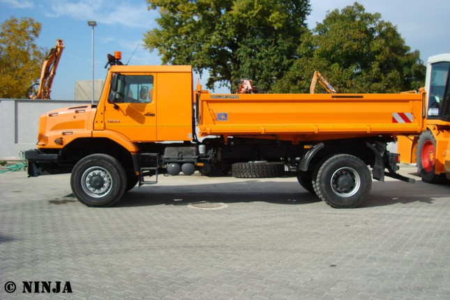 MB_Zetros_1833_AK_4x4_S3_03_resize.jpg