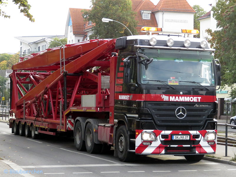 Mammoet, Mercedes Actros MP2 2646 LH.jpg