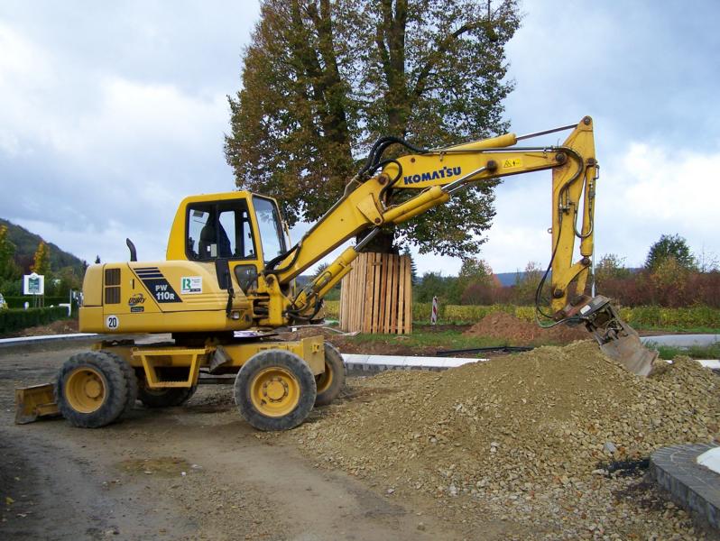 Komatsu PW 110R.jpg