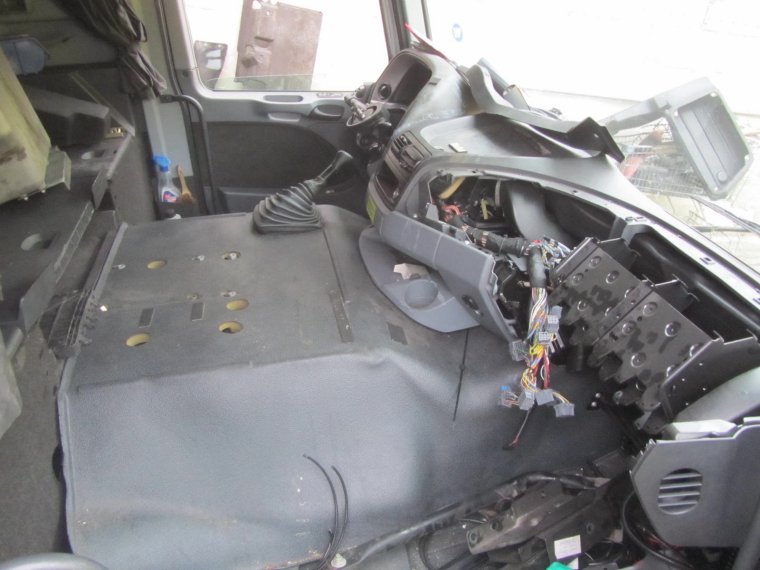 MB_Actros_Fahrerhaus_06.jpg