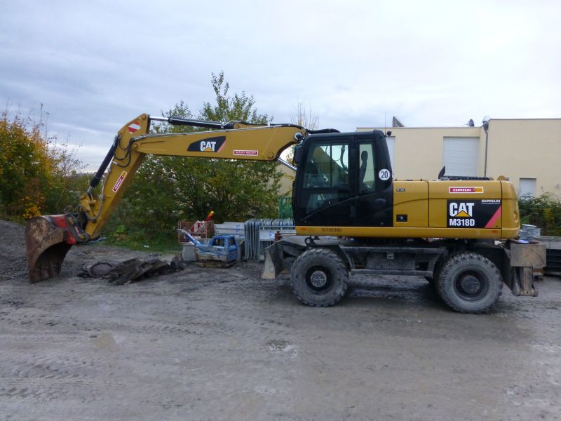 CAT M 318 D 2.jpg