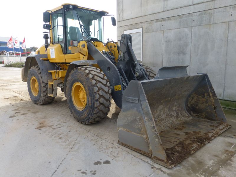 Volvo L 90 G 4.jpg