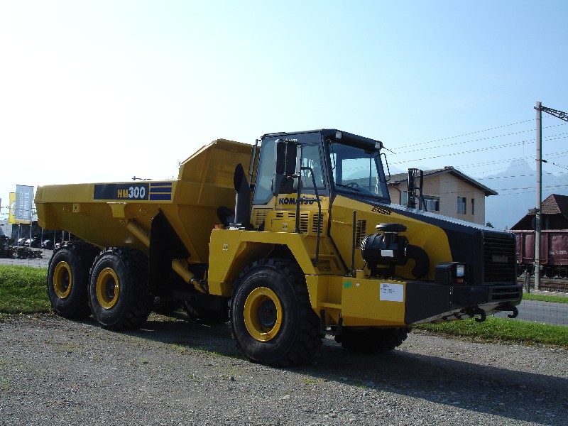 Komatsu HM 300.jpg