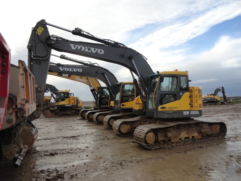 Wuyst ECR 235 C (1).jpg