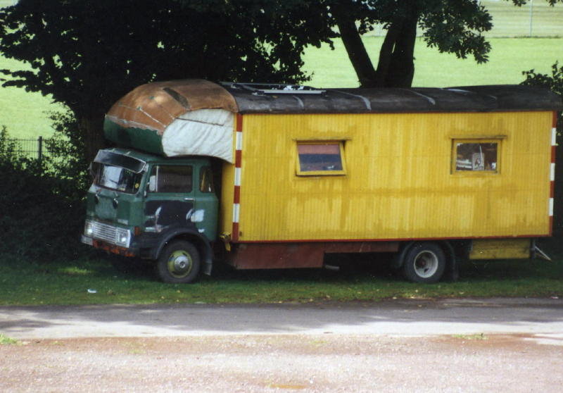 Eicher-Magirus Baubuden-Wohnmobil (2).jpg