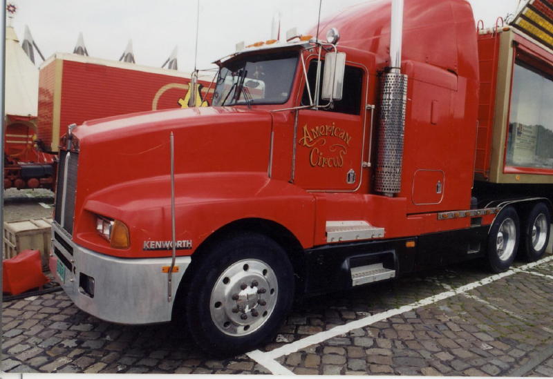 Kenworth American Circus (2).jpg