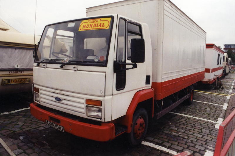 Ford Cargo Circo Mondial (2).jpg