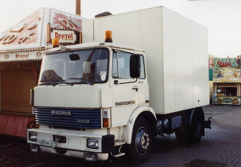 Magirus Iveco Schaust Kof-weiss (2).jpg