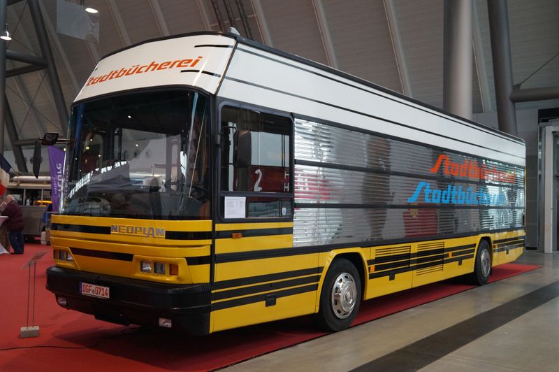  Neoplan-N416-BJ1987-BücherbusMoritz_2014
0315_002.jpg