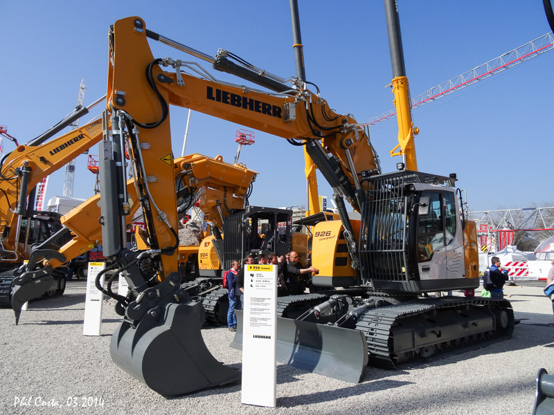 Liebherr_R926-1.jpg