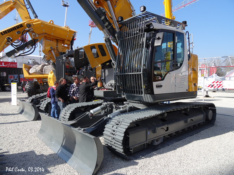 Liebherr_R926-2.jpg