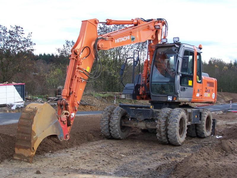 Hitachi Zaxis ZX 130W-01.jpg