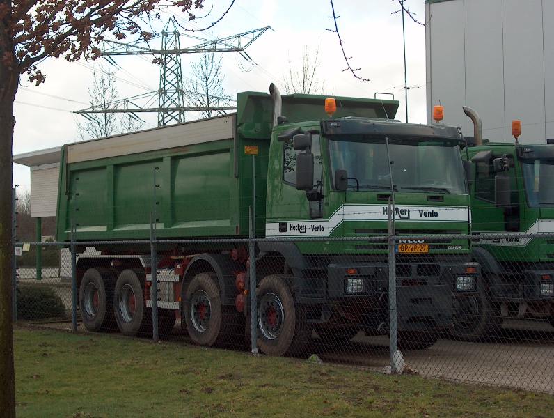 Iveco Eurotrakker 440 8x4 Hecker Venlo.jpg