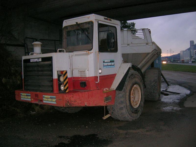 CAT 350D.jpg
