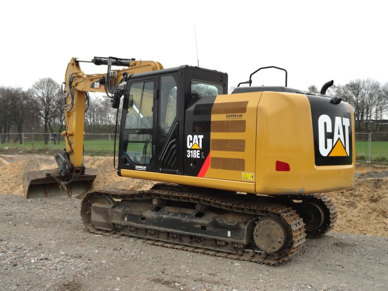 Cat 318 E (1).jpg