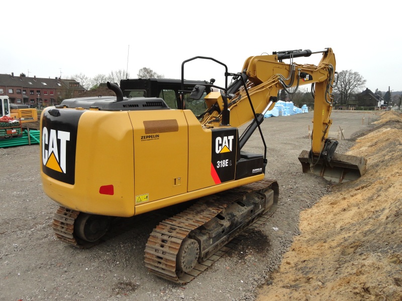 Cat 318 E (3).jpg