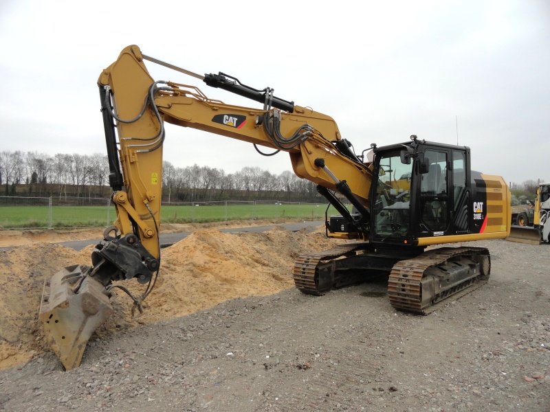 Cat 318 E (2).jpg